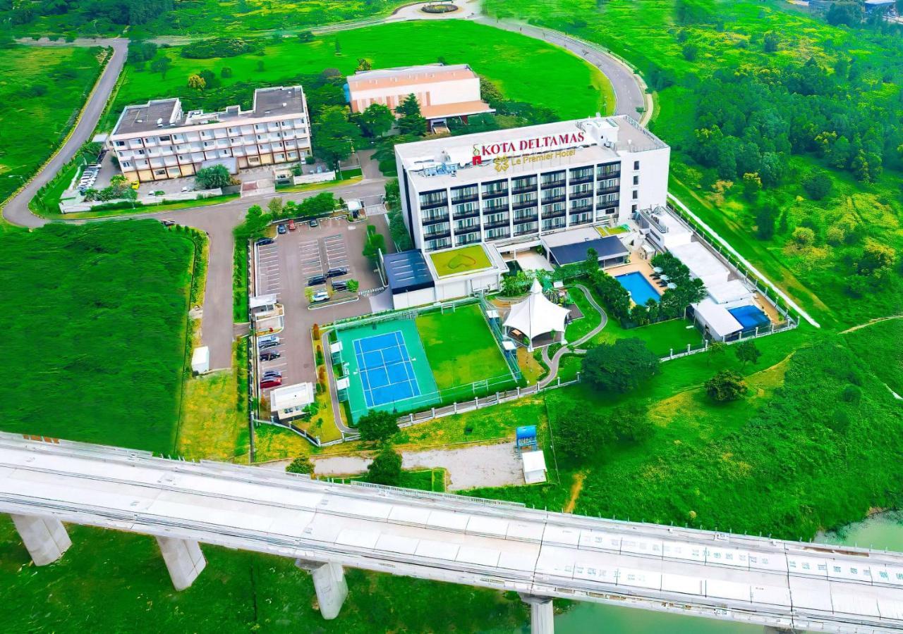 Le Premier Hotel Deltamas Cikarang Kültér fotó