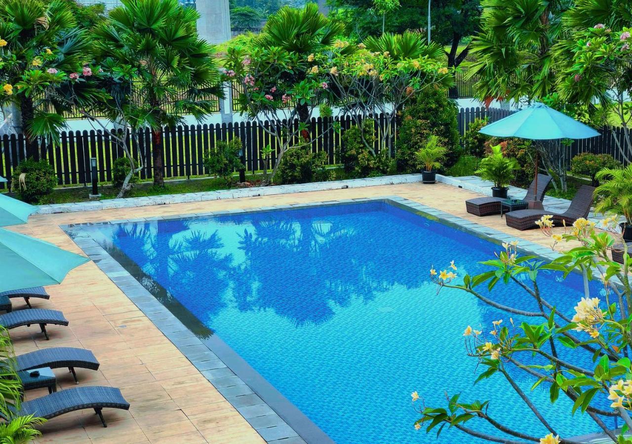 Le Premier Hotel Deltamas Cikarang Kültér fotó