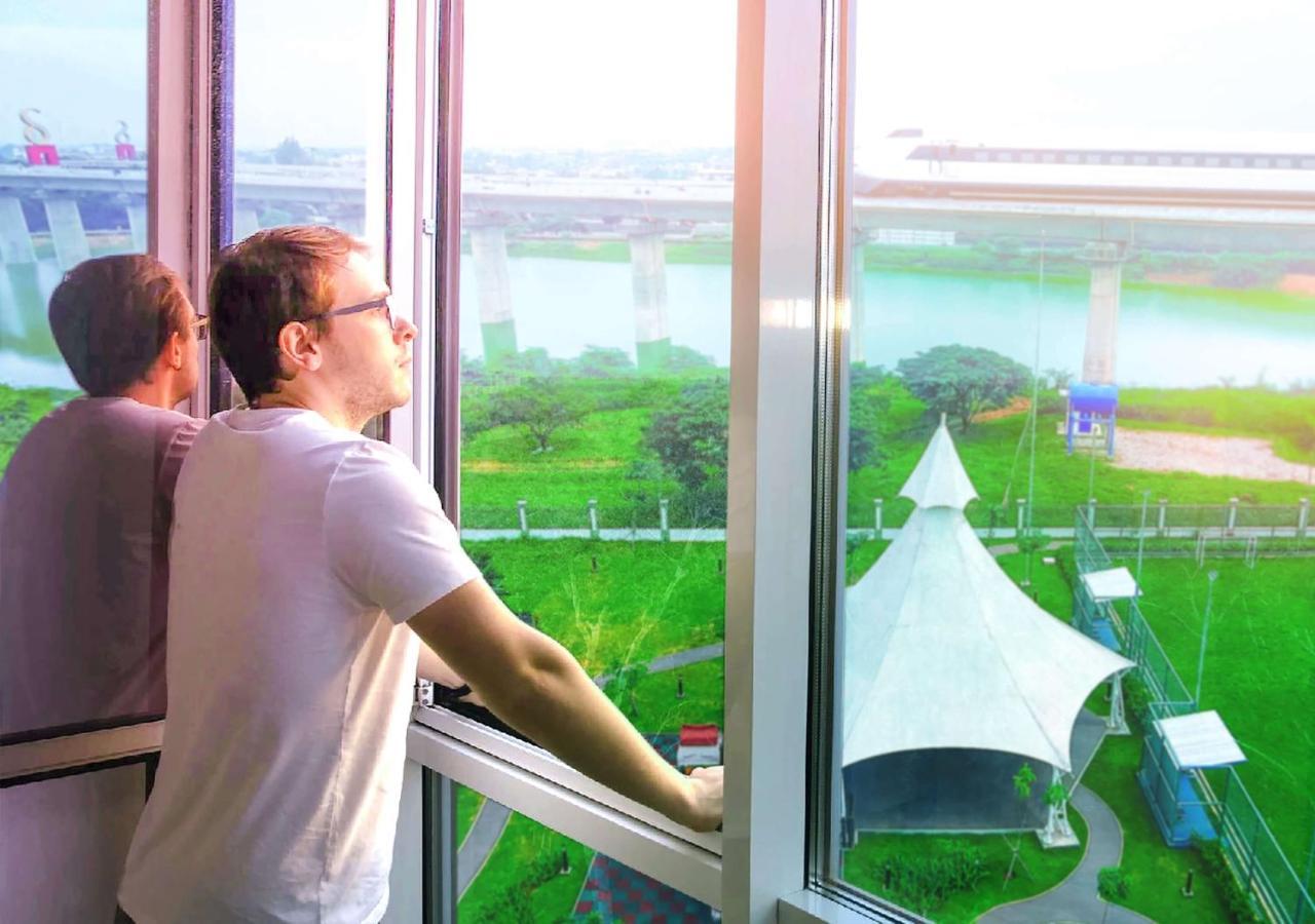 Le Premier Hotel Deltamas Cikarang Kültér fotó