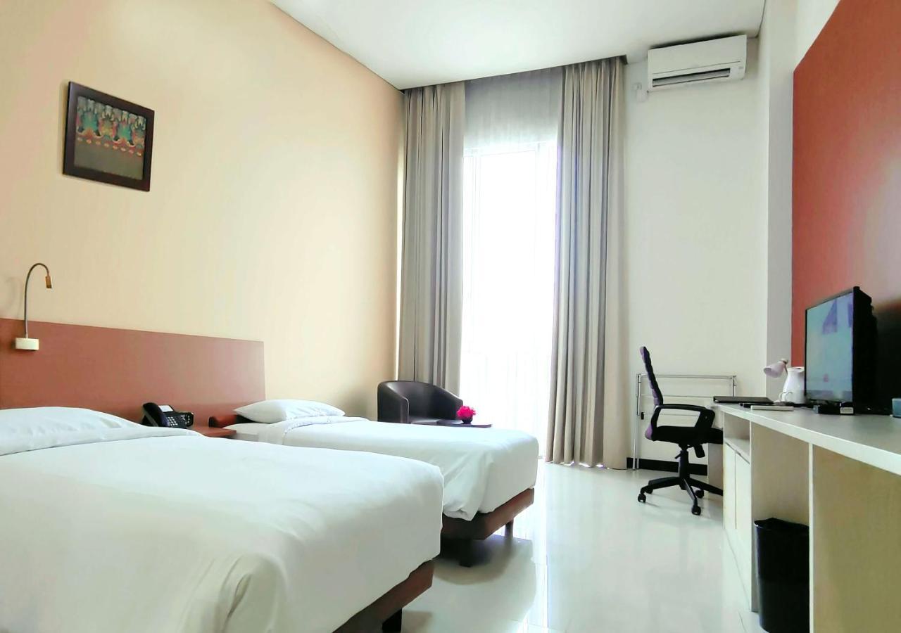 Le Premier Hotel Deltamas Cikarang Kültér fotó