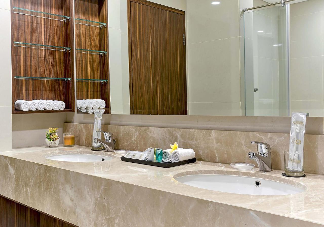 Le Premier Hotel Deltamas Cikarang Kültér fotó