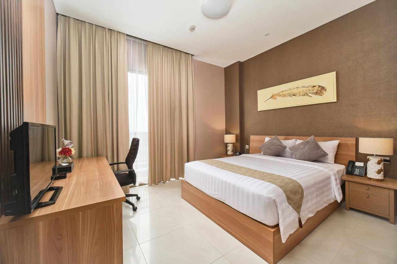Le Premier Hotel Deltamas Cikarang Szoba fotó