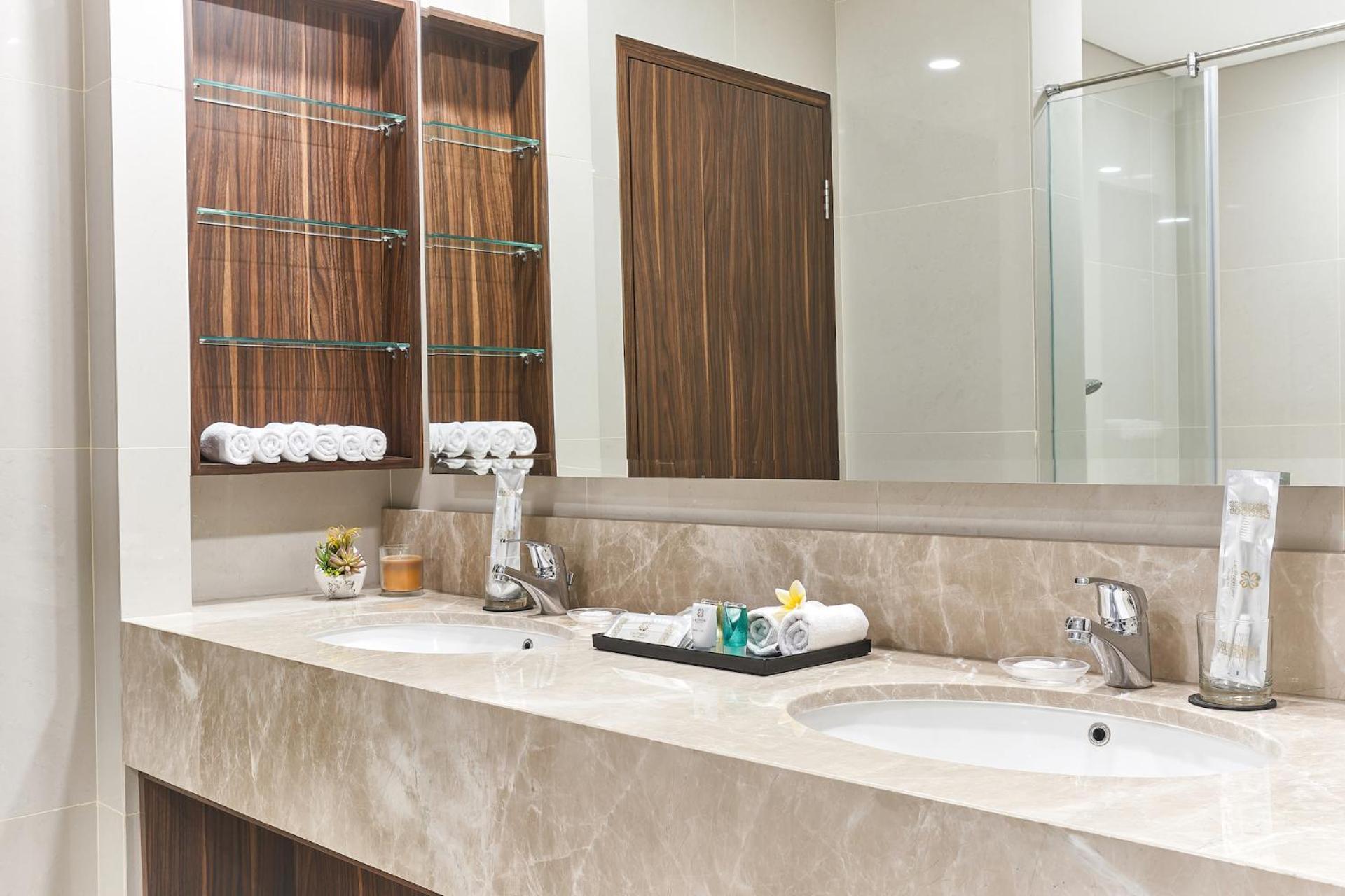 Le Premier Hotel Deltamas Cikarang Szoba fotó