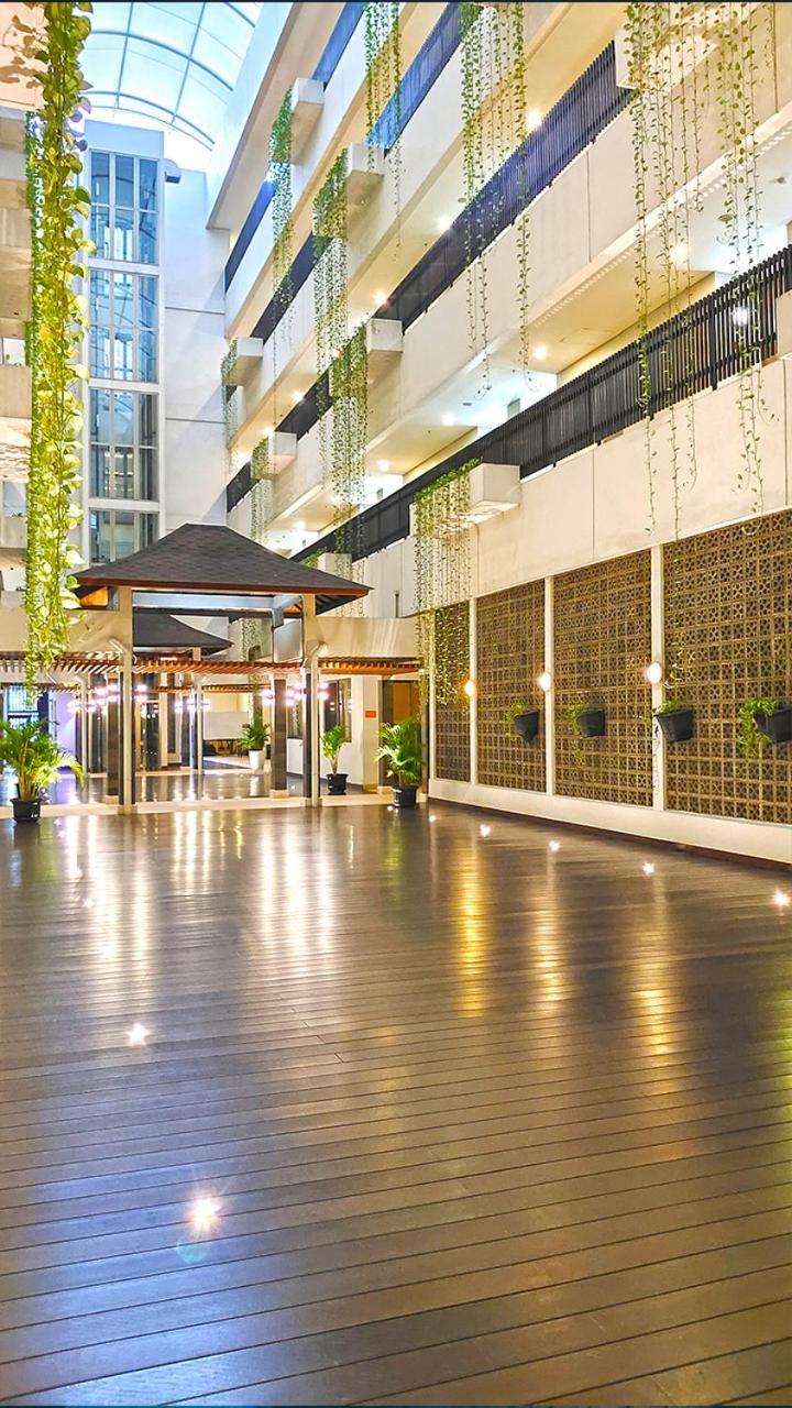 Le Premier Hotel Deltamas Cikarang Kültér fotó