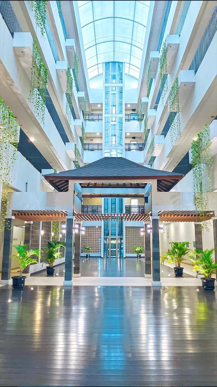 Le Premier Hotel Deltamas Cikarang Kültér fotó