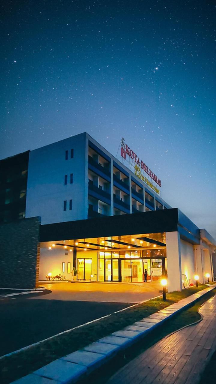 Le Premier Hotel Deltamas Cikarang Kültér fotó